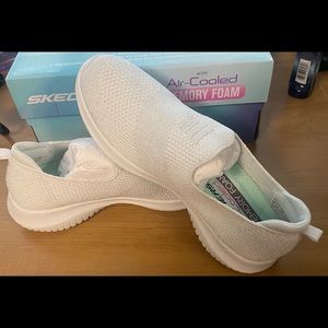 NWT sketchers slide on
